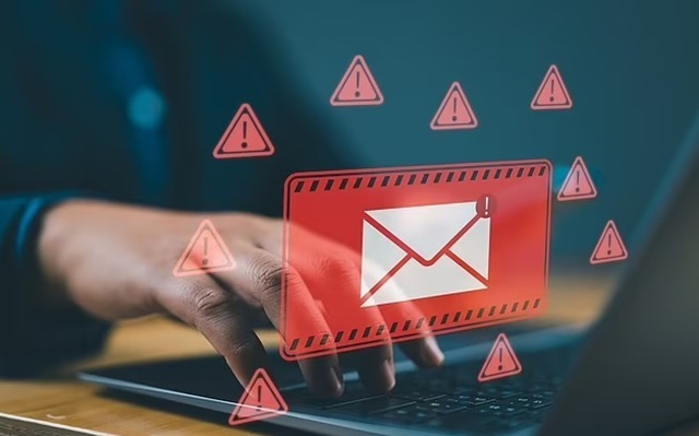 Điều Tra Email Nặc Danh
