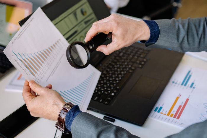 Rà soát hồ sơ và đánh giá yêu cầu thay đổi phạm vi điều tra