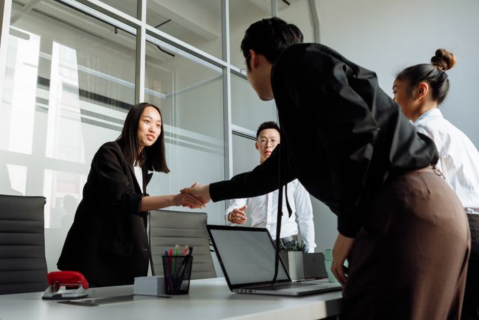 Ví dụ xung đột lợi ích nhân sự với nhà cung cấp và đối tác